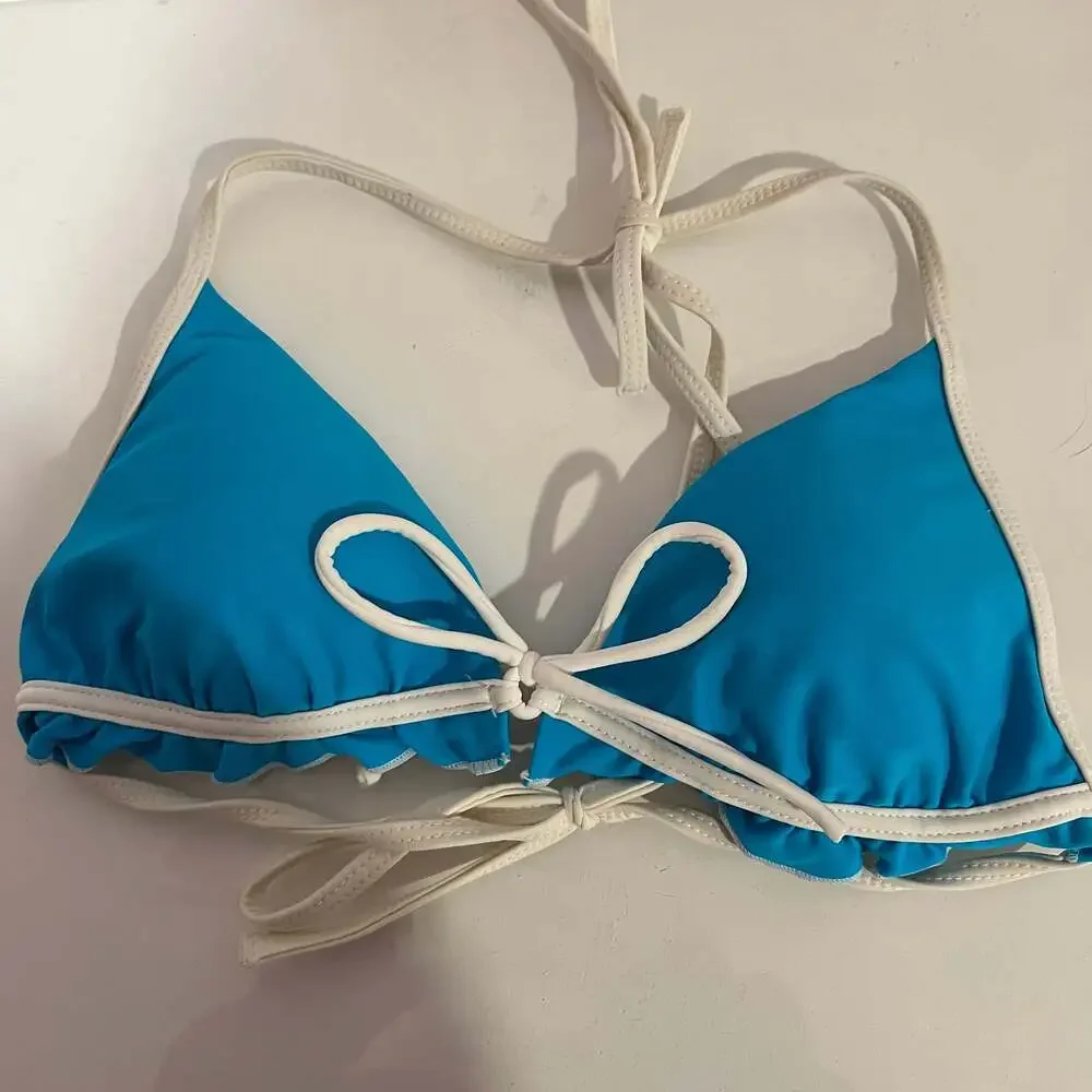 String Triangle Bikini - Picture 2 of 3